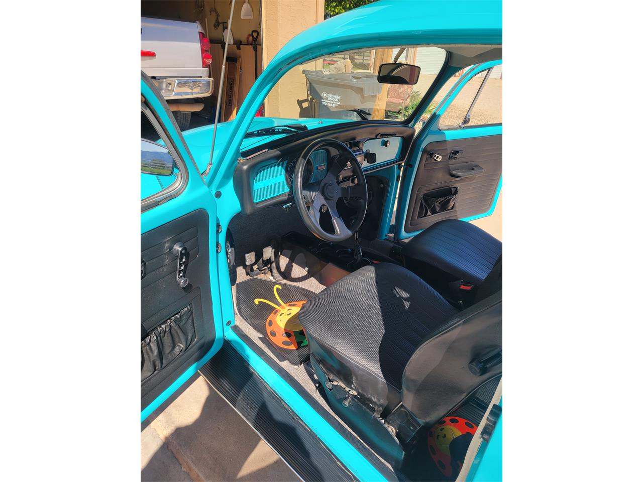 Volkswagen-Beetle-1973-Turquois-Black-13