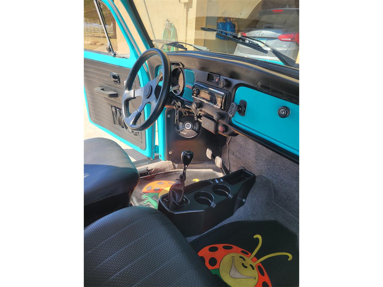 Volkswagen-Beetle-1973-Turquois-Black-18