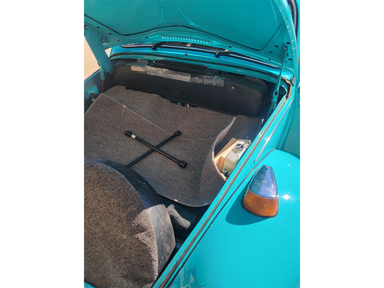 Volkswagen-Beetle-1973-Turquois-Black-19