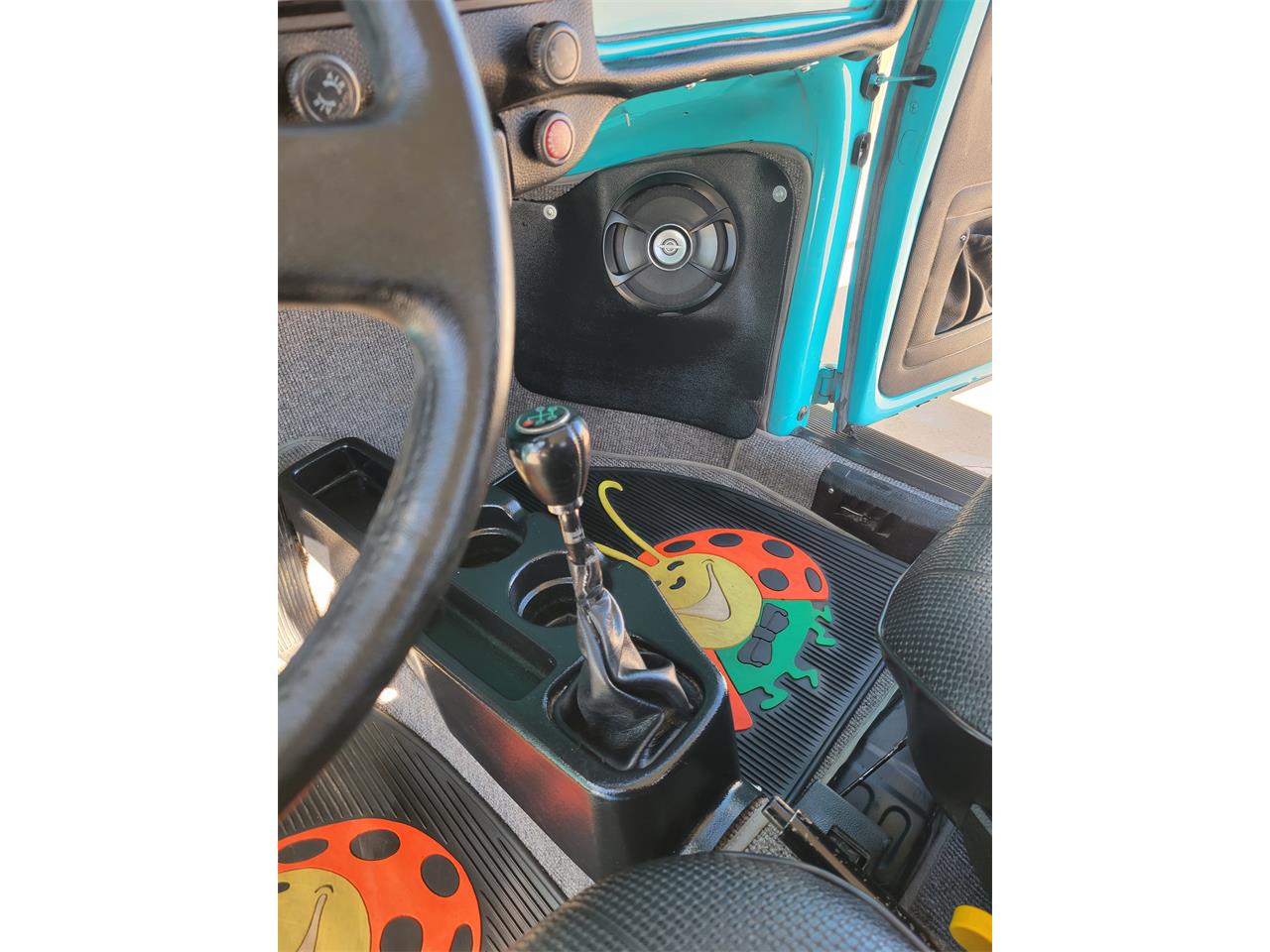 Volkswagen-Beetle-1973-Turquois-Black-2