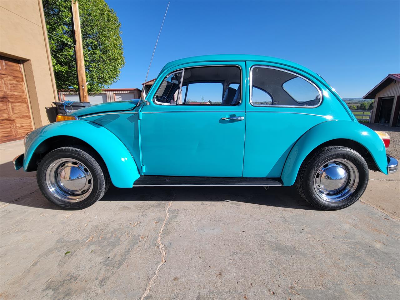 Volkswagen-Beetle-1973-Turquois-Black-9
