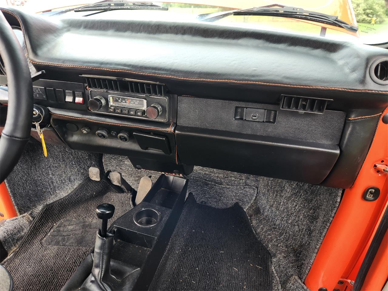 Volkswagen-Beetle-1974-Competition-Orange-light-grayblack-30