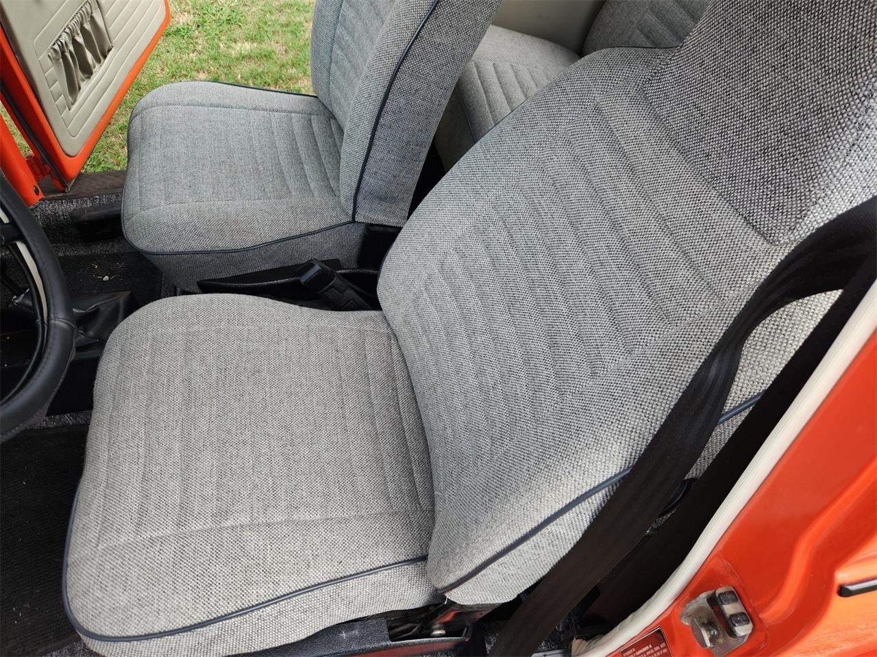 Volkswagen-Beetle-1974-Competition-Orange-light-grayblack-7