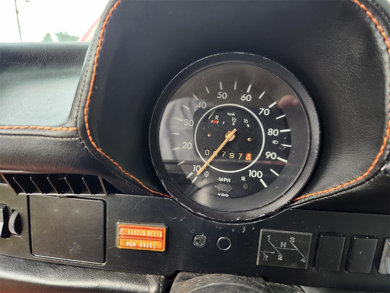 Volkswagen-Beetle-1974-Competition-Orange-light-grayblack-9