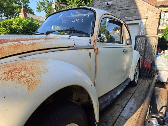 Volkswagen-Beetle-1975-10