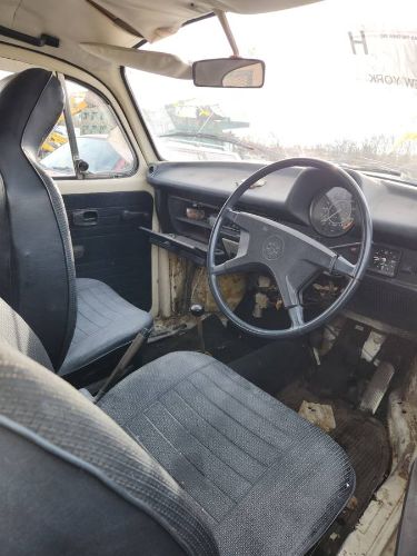 Volkswagen-Beetle-1975-23