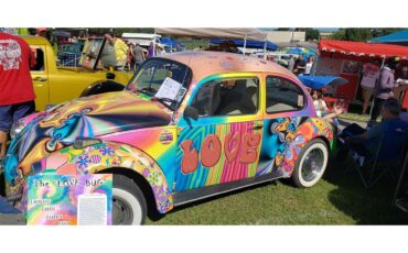 Volkswagen-Beetle-1975-Gartel-Art-Car-Wrap-White-16