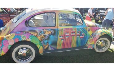 Volkswagen-Beetle-1975-Gartel-Art-Car-Wrap-White-2