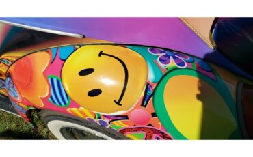 Volkswagen-Beetle-1975-Gartel-Art-Car-Wrap-White-7