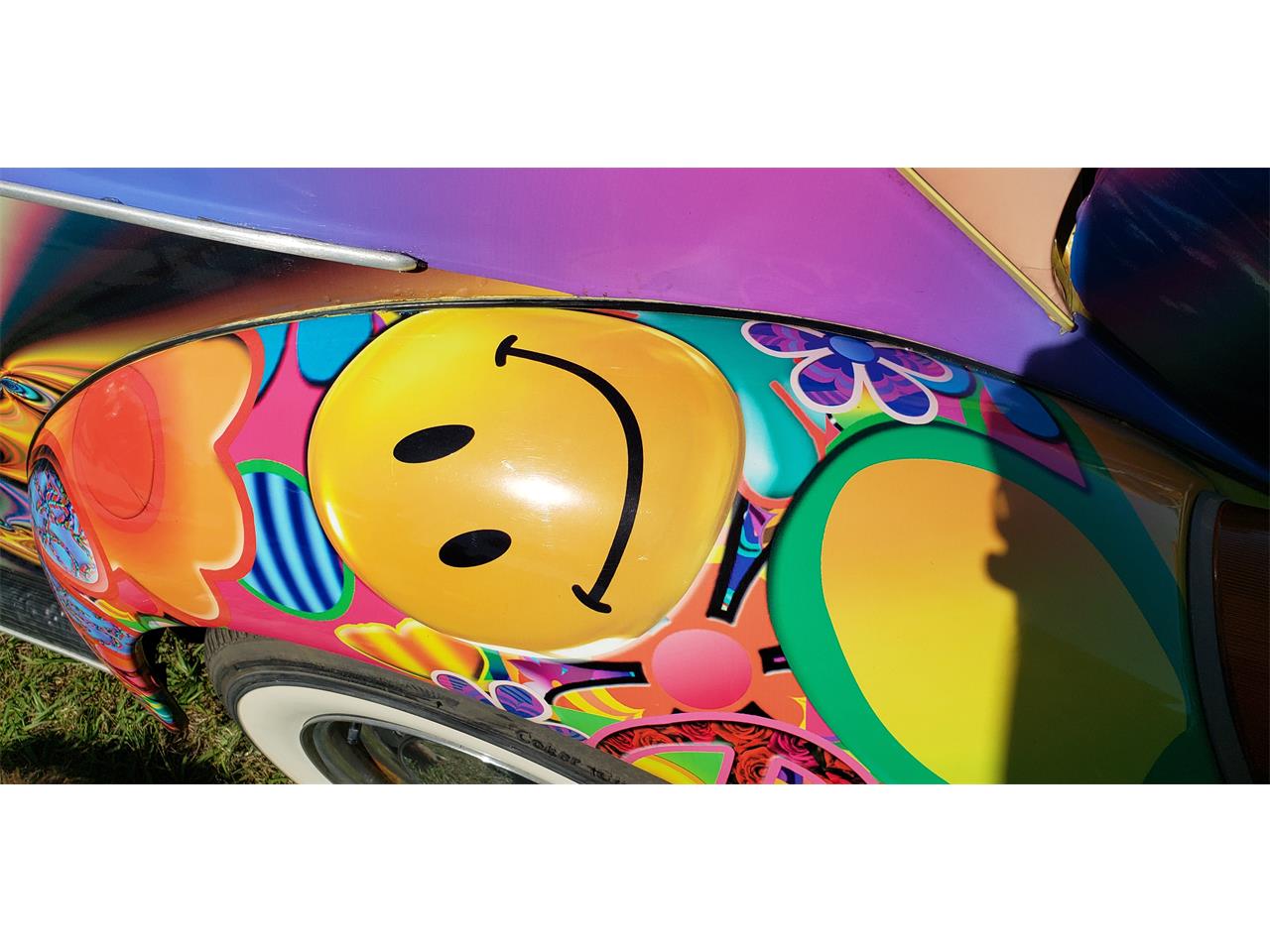 Volkswagen-Beetle-1975-Gartel-Art-Car-Wrap-White-7