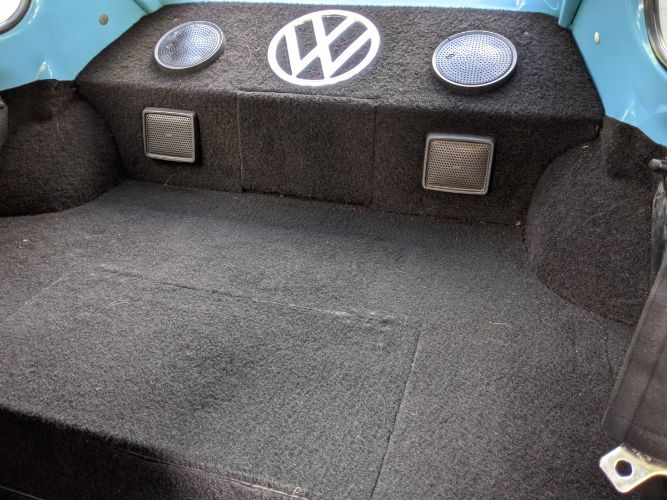 Volkswagen-Beetle-1975-Sky-Blue-Black-13