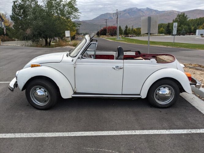 Volkswagen-Beetle-1975-White-Black-Vinyl-14
