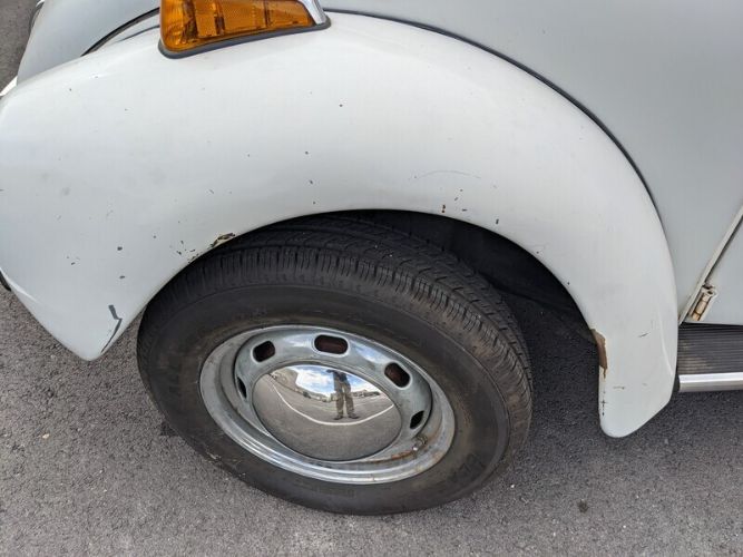 Volkswagen-Beetle-1975-White-Black-Vinyl-2