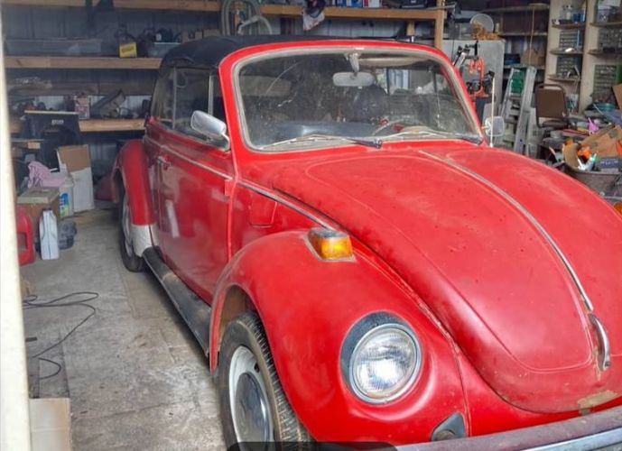 Volkswagen-Beetle-1976-Red