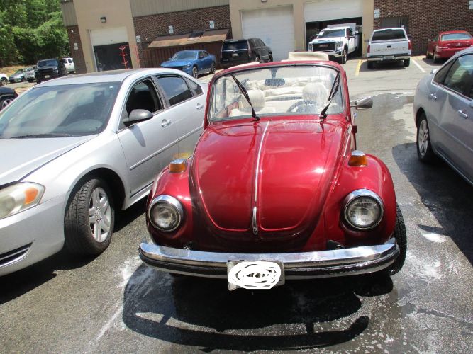 Volkswagen-Beetle-1977-BurgundyWhite-Top-2