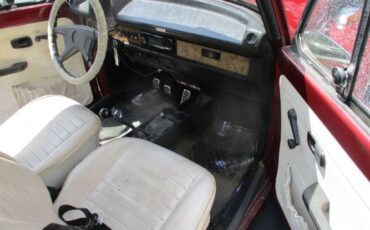 Volkswagen-Beetle-1977-BurgundyWhite-Top-4