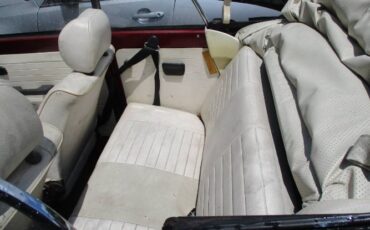 Volkswagen-Beetle-1977-BurgundyWhite-Top-7