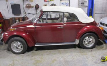 Volkswagen-Beetle-1977-BurgundyWhite-Top-9