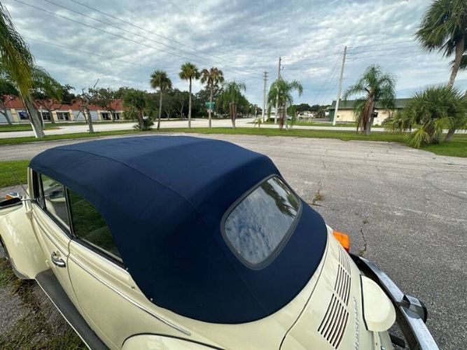 Volkswagen-Beetle-1977-White-Black-3