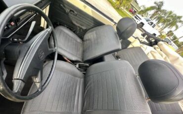 Volkswagen-Beetle-1977-White-Black-7