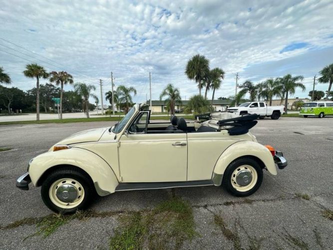 Volkswagen-Beetle-1977-White-Black
