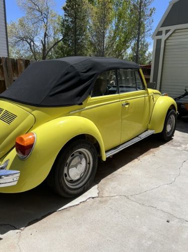 Volkswagen-Beetle-1979-Yellow-White-5