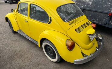 Volkswagen-Beetle-1984-yellow-1