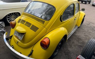 Volkswagen-Beetle-1984-yellow