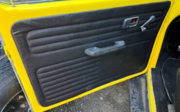 Volkswagen-Beetle-1984-yellow-6