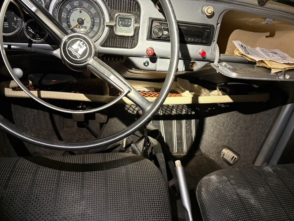 Volkswagen-Beetle-Classic-1966-Sedan-13