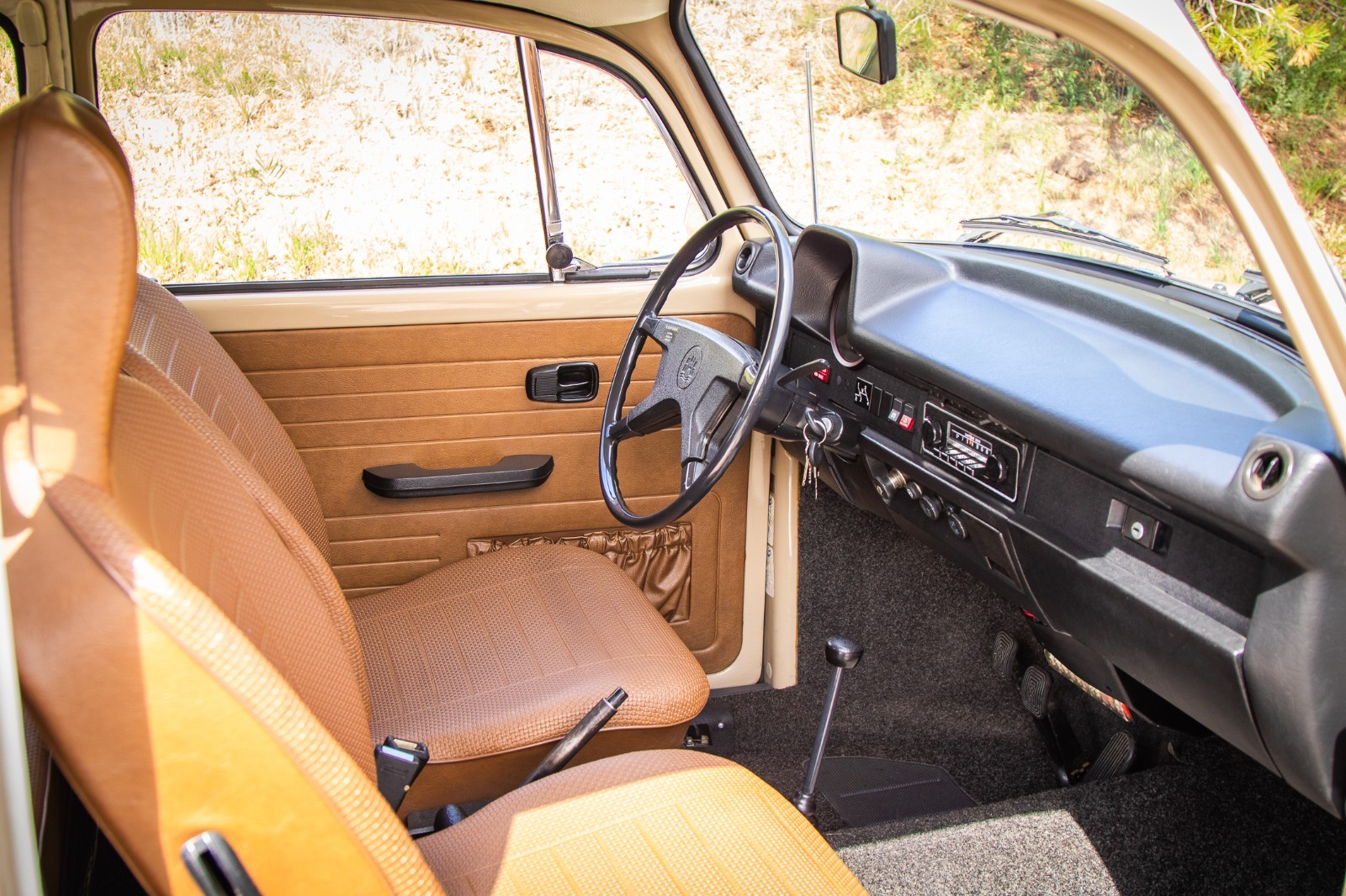 Volkswagen-Beetle-Classic-1974-Coupe-24