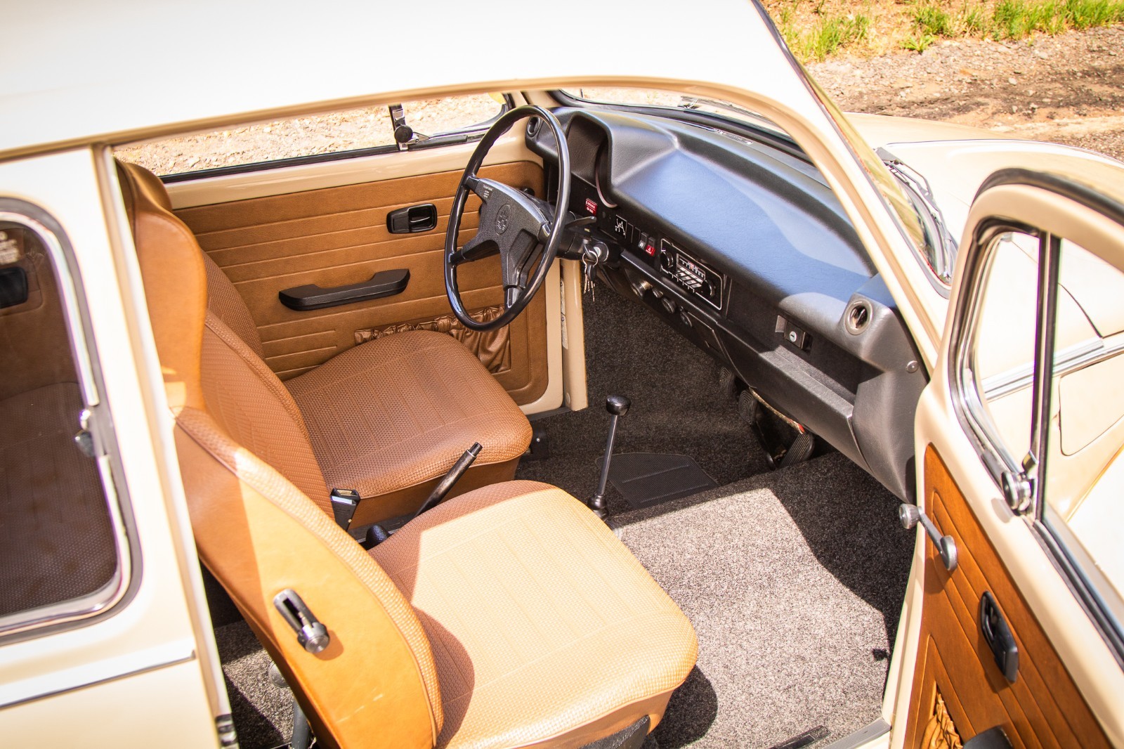 Volkswagen-Beetle-Classic-1974-Coupe-25