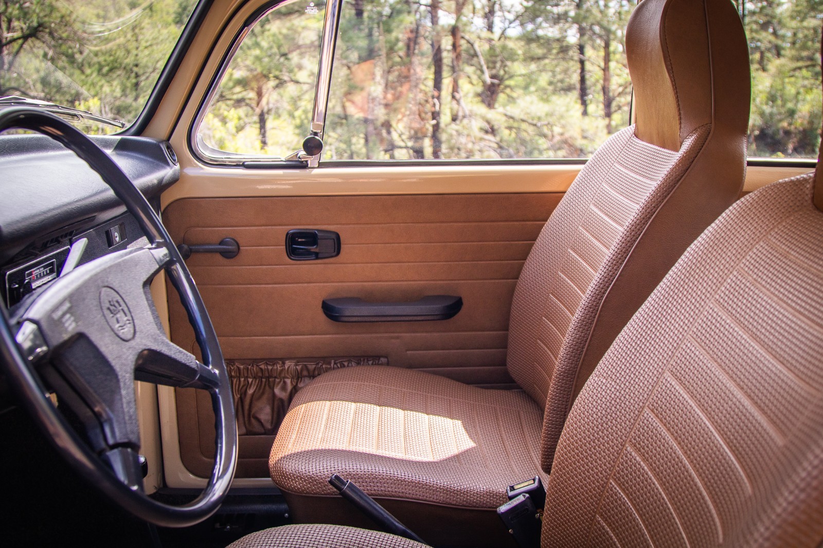 Volkswagen-Beetle-Classic-1974-Coupe-31