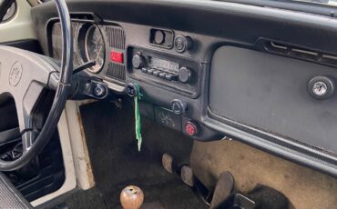 Volkswagen-Beetle-Classic-1974-Sedan-8