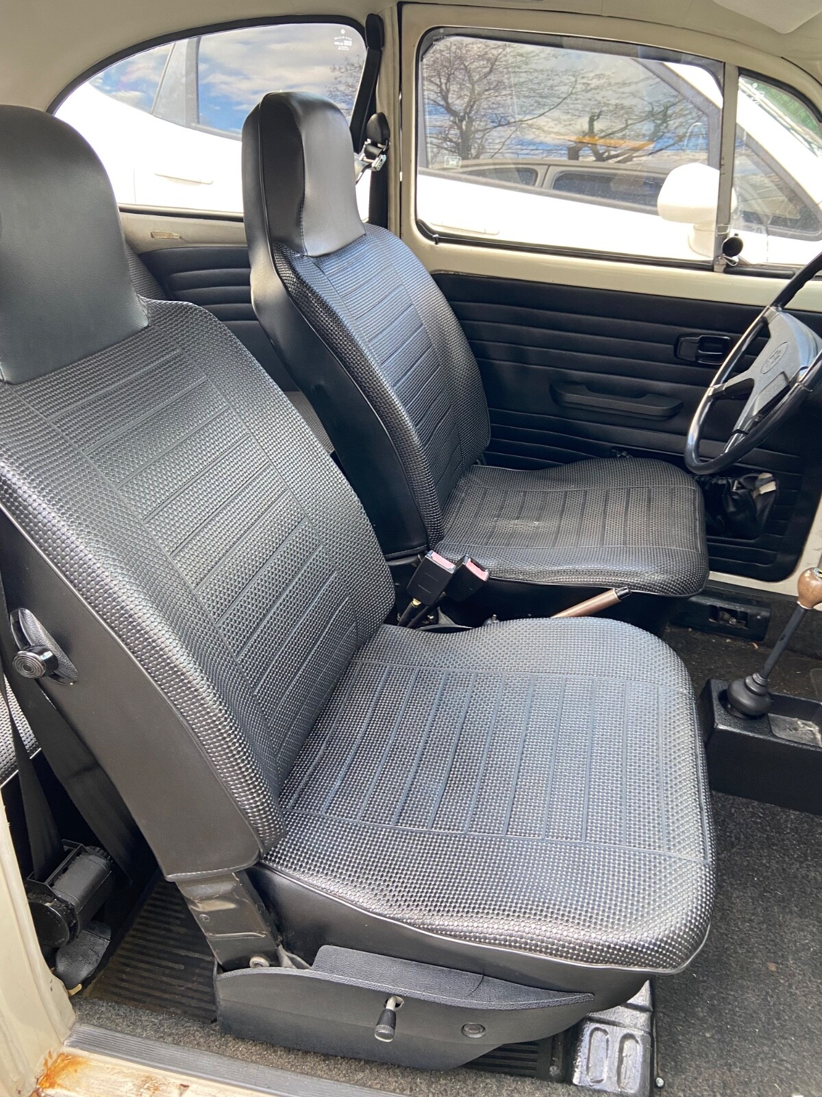 Volkswagen-Beetle-Classic-1974-Sedan-9