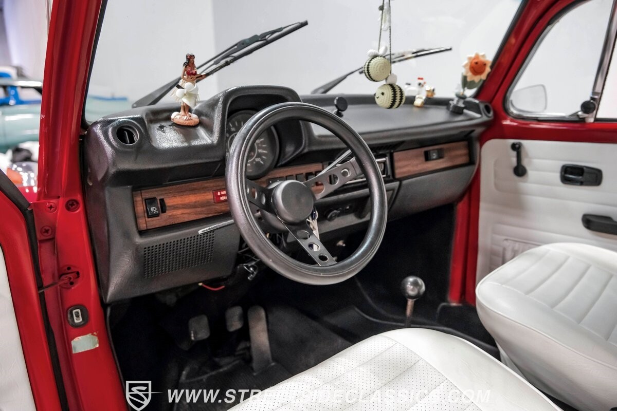 Volkswagen-Beetle-New-1975-Coupe-4
