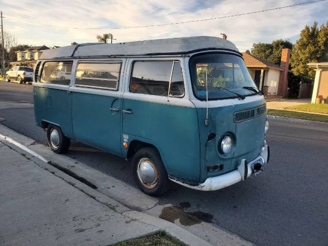 Volkswagen-Bus-1969