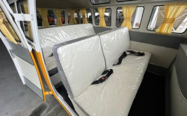 Volkswagen-Bus-1972-YellowWhite-White-10