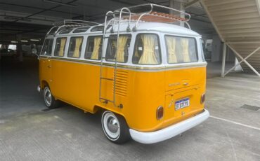 Volkswagen-Bus-1972-YellowWhite-White-17
