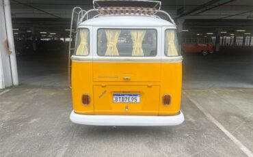 Volkswagen-Bus-1972-YellowWhite-White-19