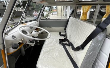 Volkswagen-Bus-1972-YellowWhite-White-5