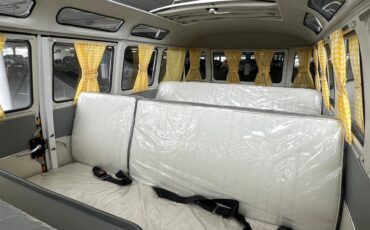 Volkswagen-Bus-1972-YellowWhite-White-6