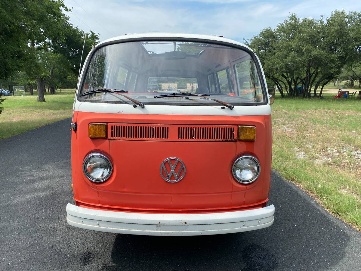 Volkswagen-Bus-1973-red-1