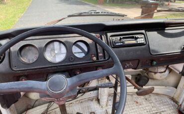 Volkswagen-Bus-1973-red-13