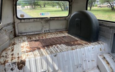 Volkswagen-Bus-1973-red-17