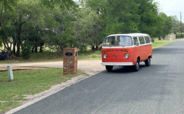 Volkswagen-Bus-1973-red-20