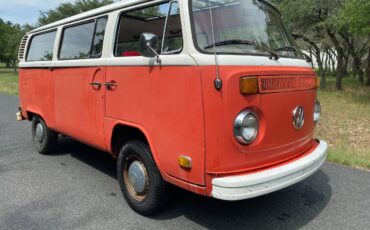 Volkswagen-Bus-1973-red