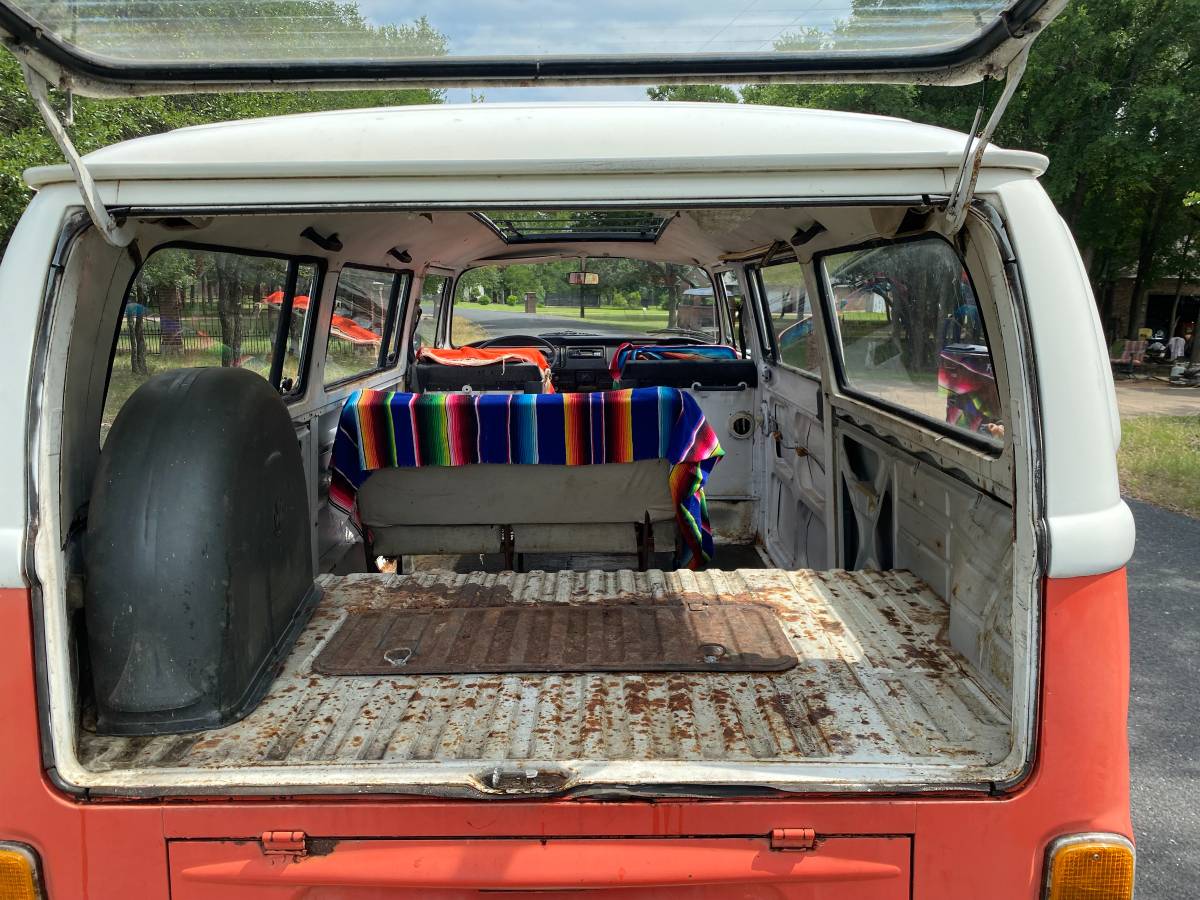 Volkswagen-Bus-1973-red-6