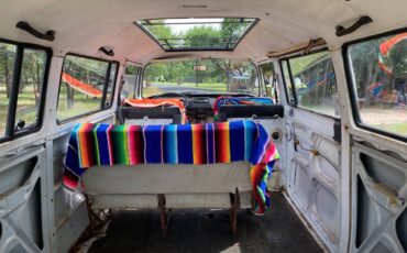 Volkswagen-Bus-1973-red-7