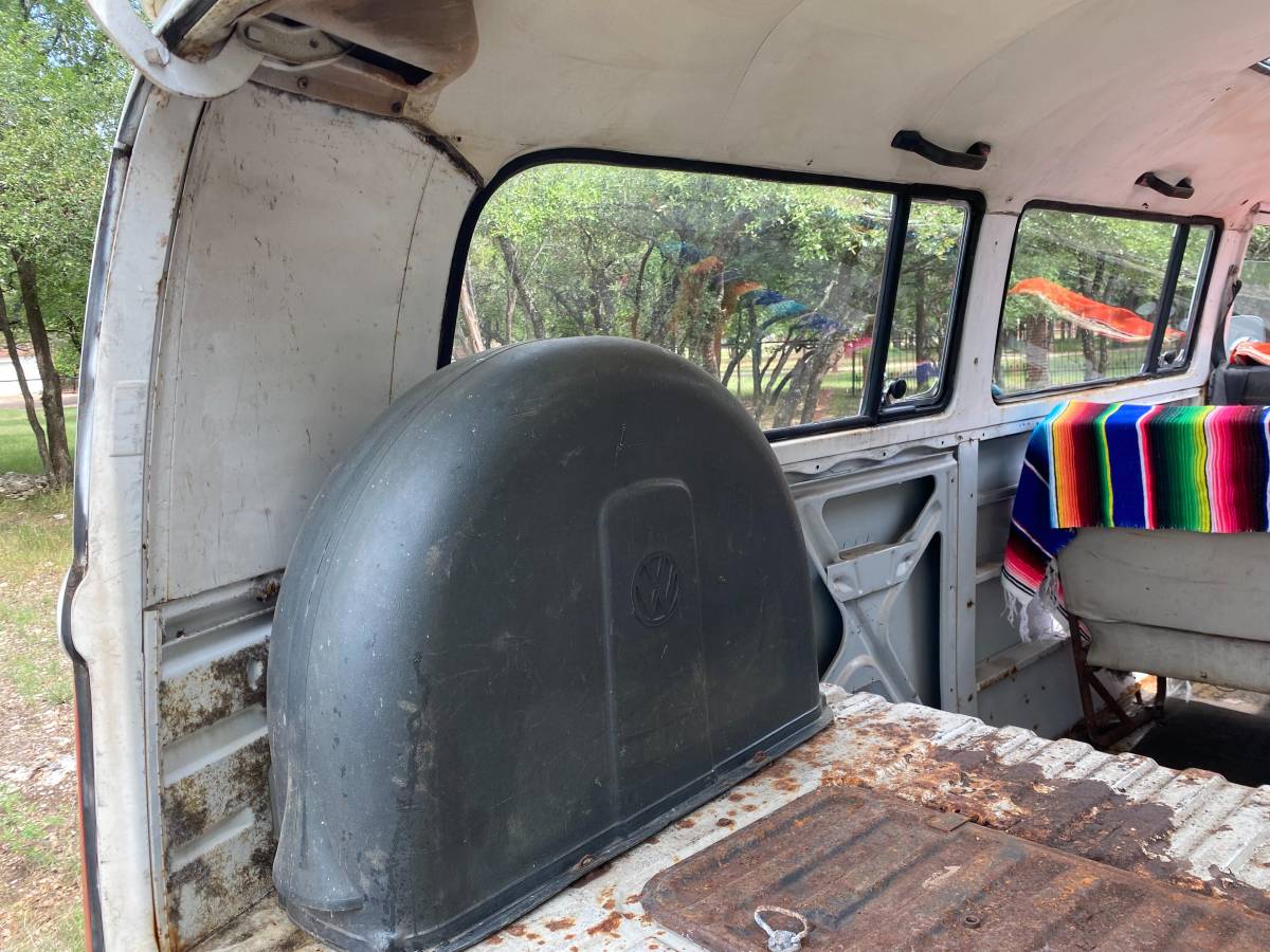 Volkswagen-Bus-1973-red-9